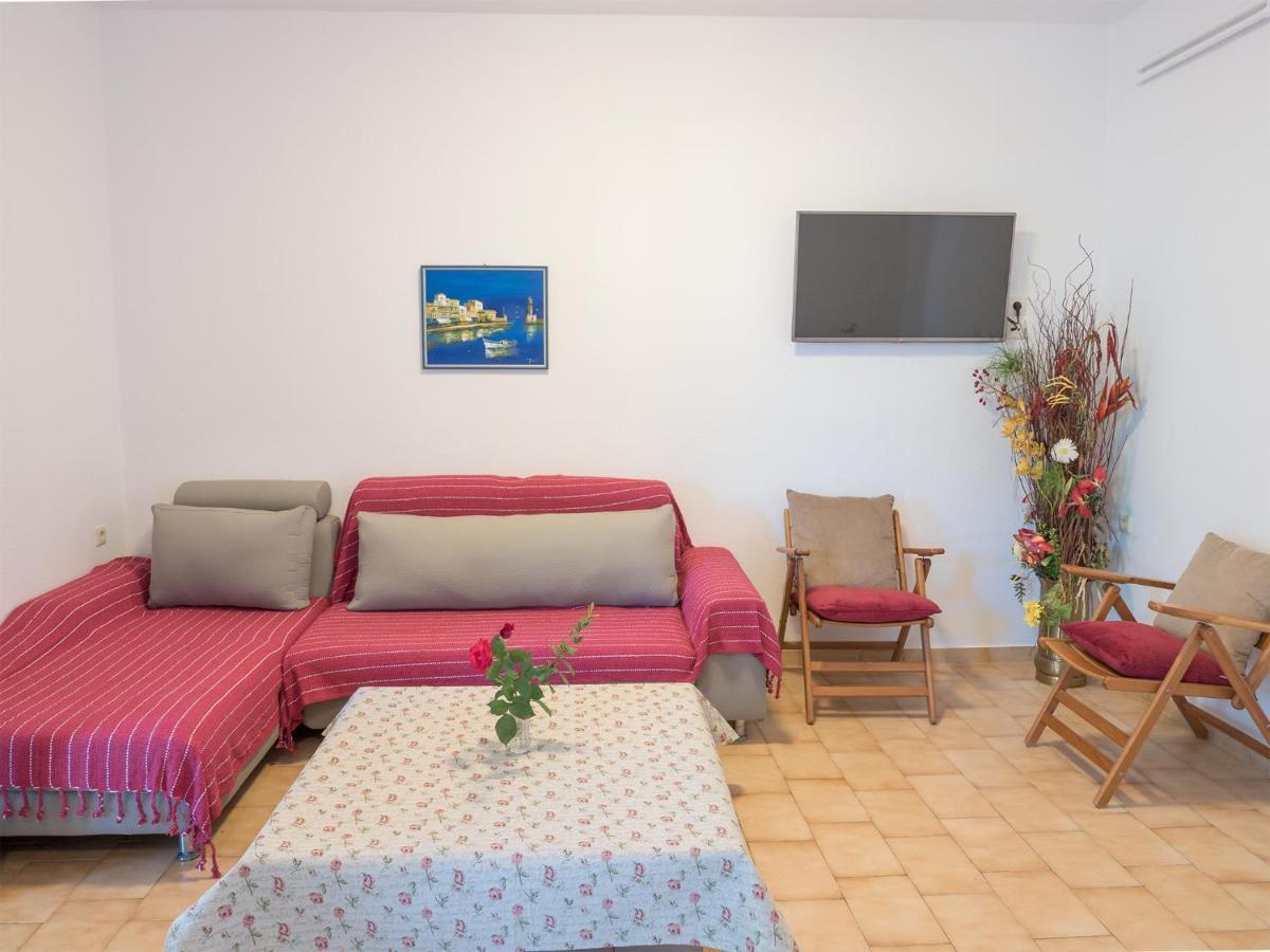 Romantic Corner Maisonette Houses スタロス エクステリア 写真