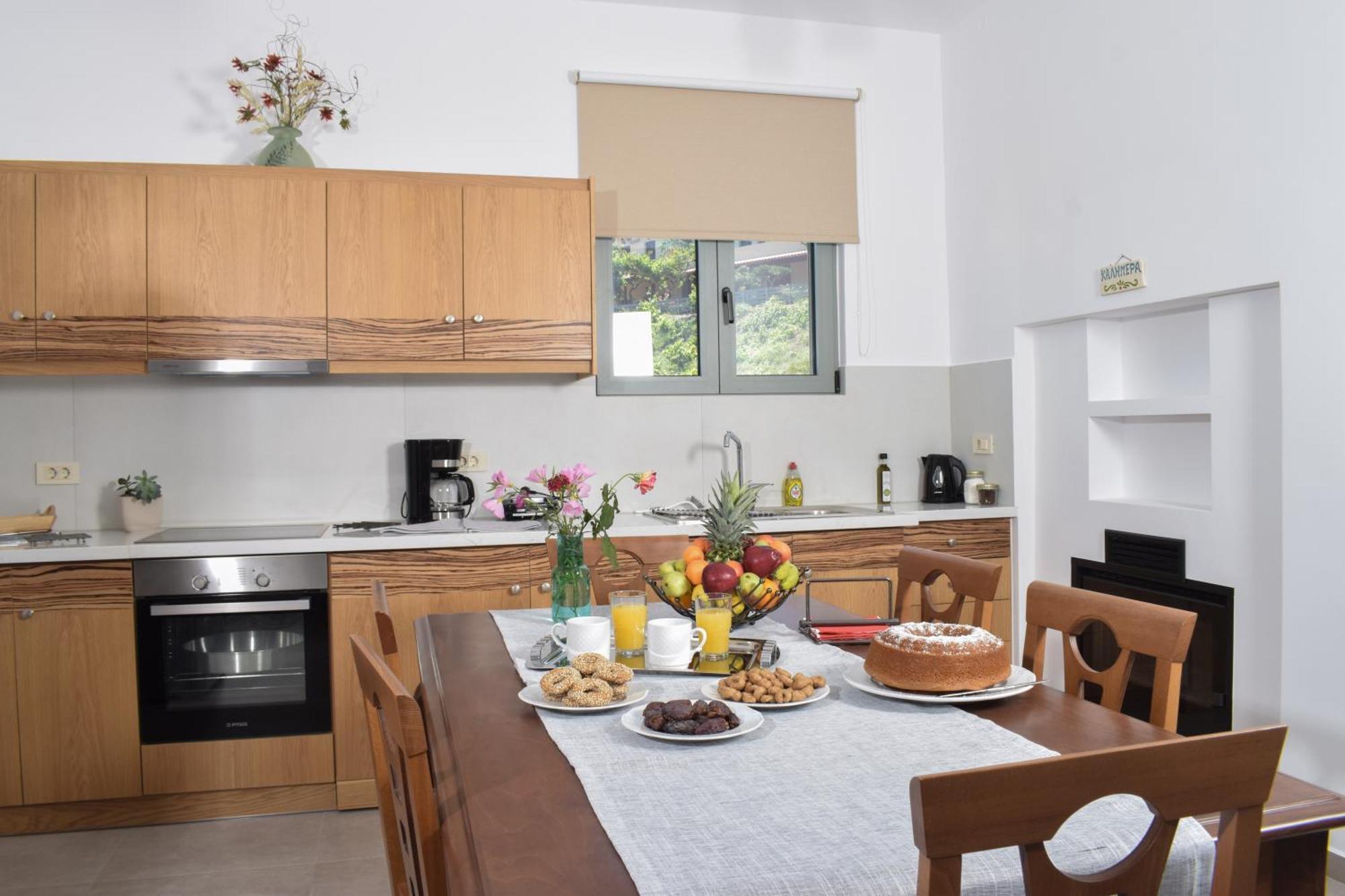 Romantic Corner Maisonette Houses スタロス エクステリア 写真