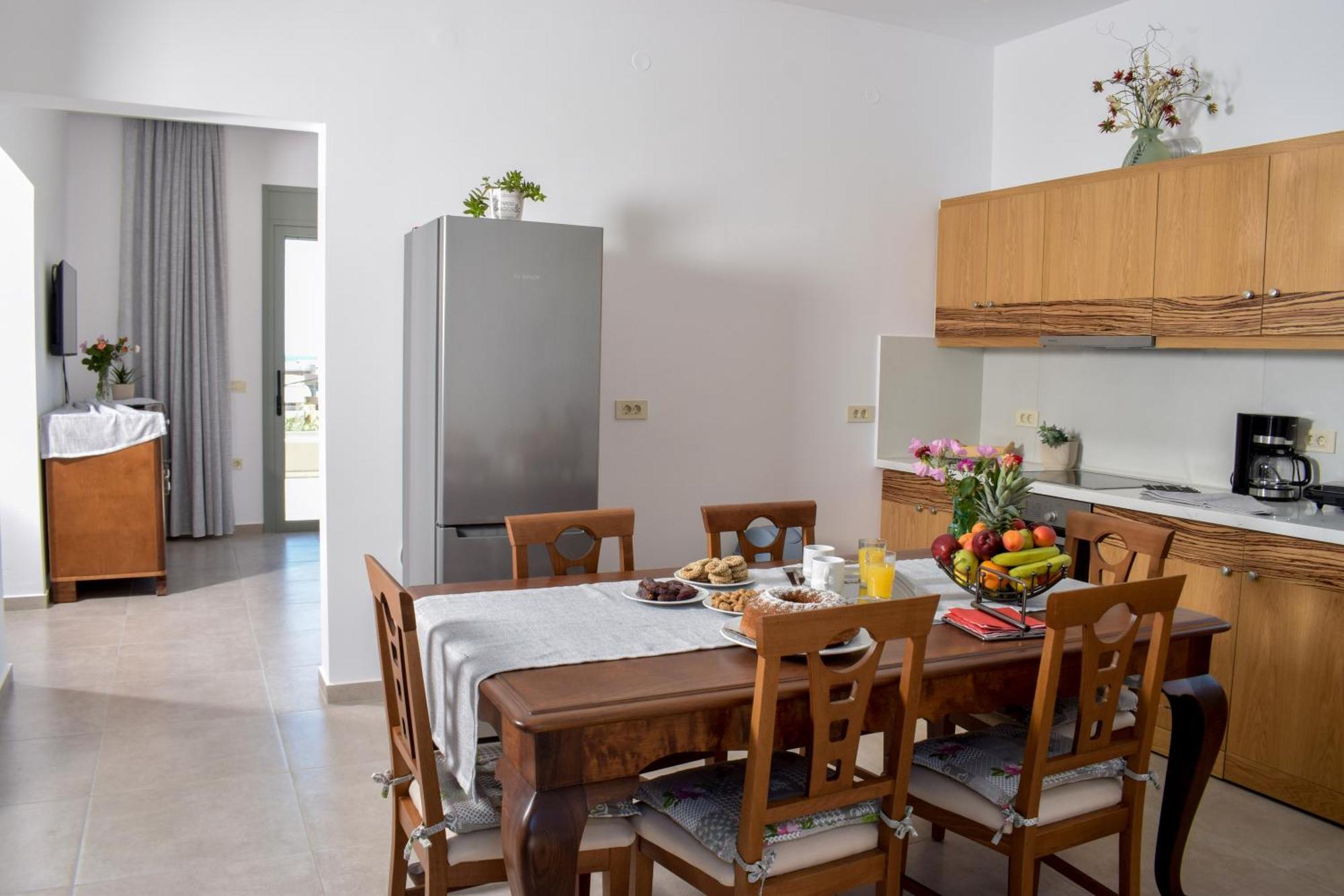 Romantic Corner Maisonette Houses スタロス エクステリア 写真