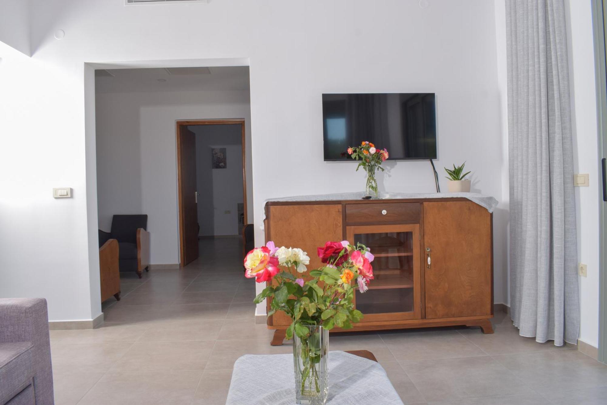 Romantic Corner Maisonette Houses スタロス エクステリア 写真