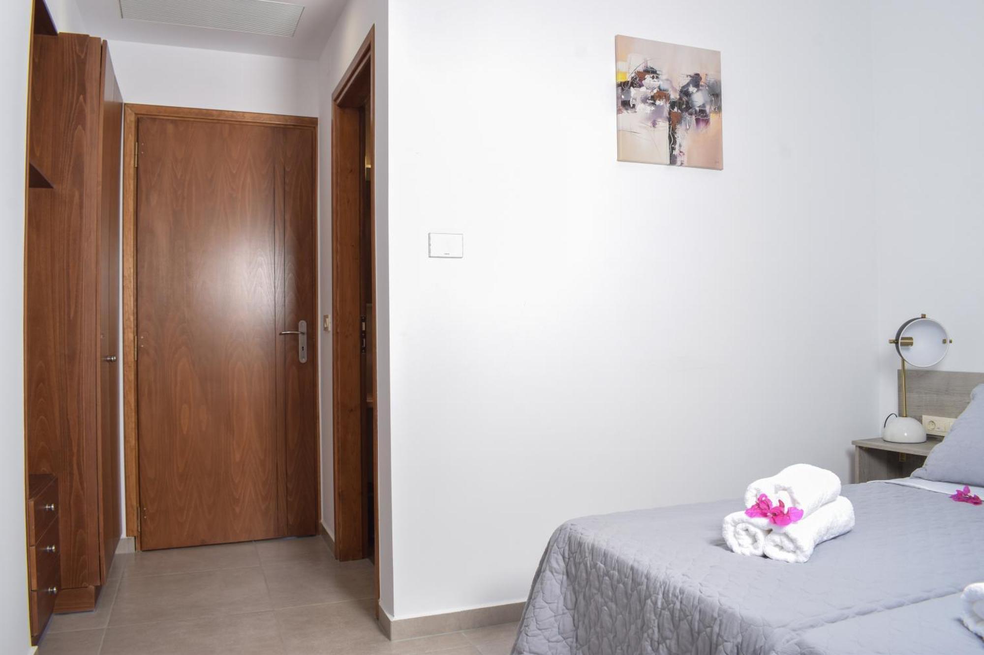 Romantic Corner Maisonette Houses スタロス エクステリア 写真
