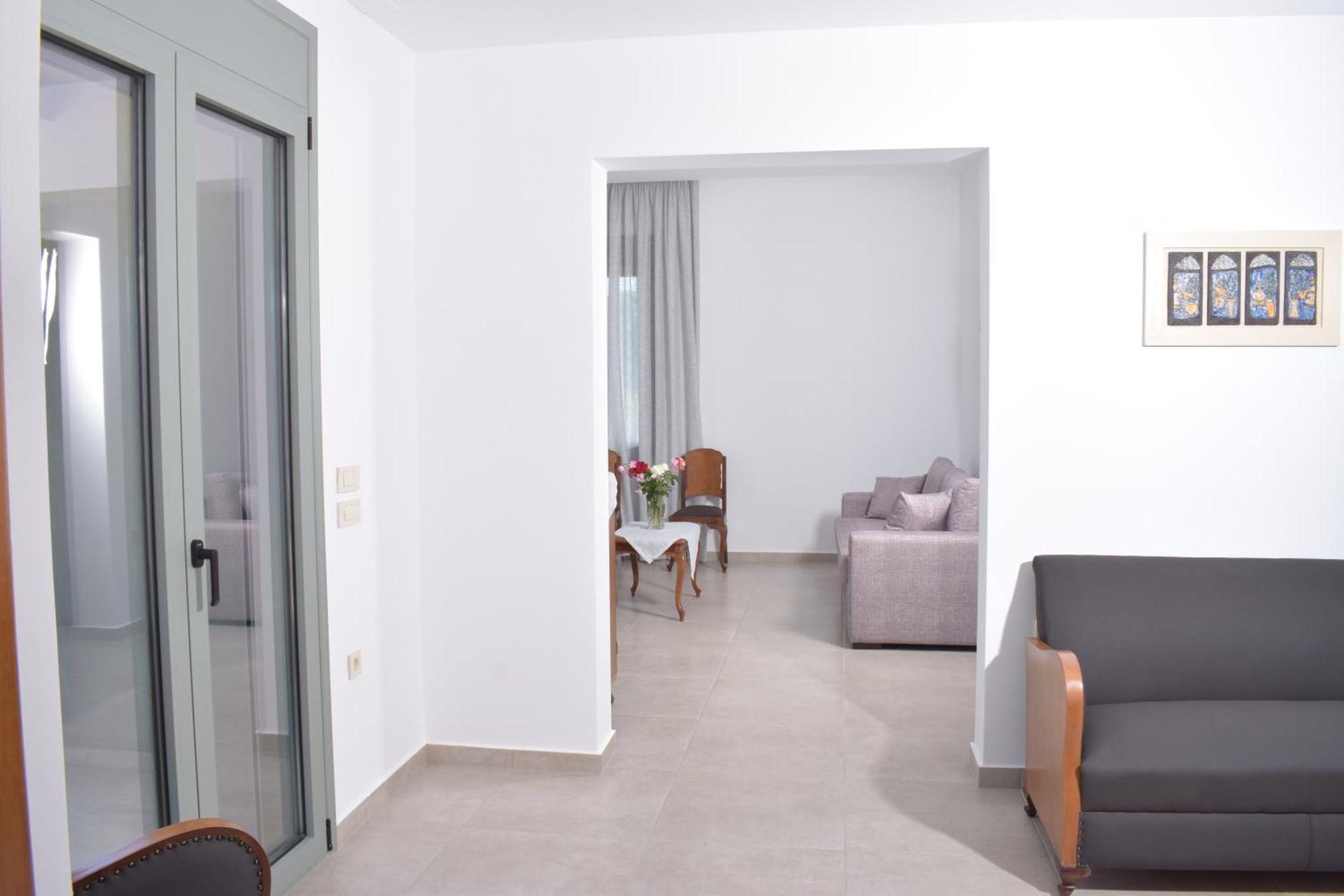 Romantic Corner Maisonette Houses スタロス エクステリア 写真