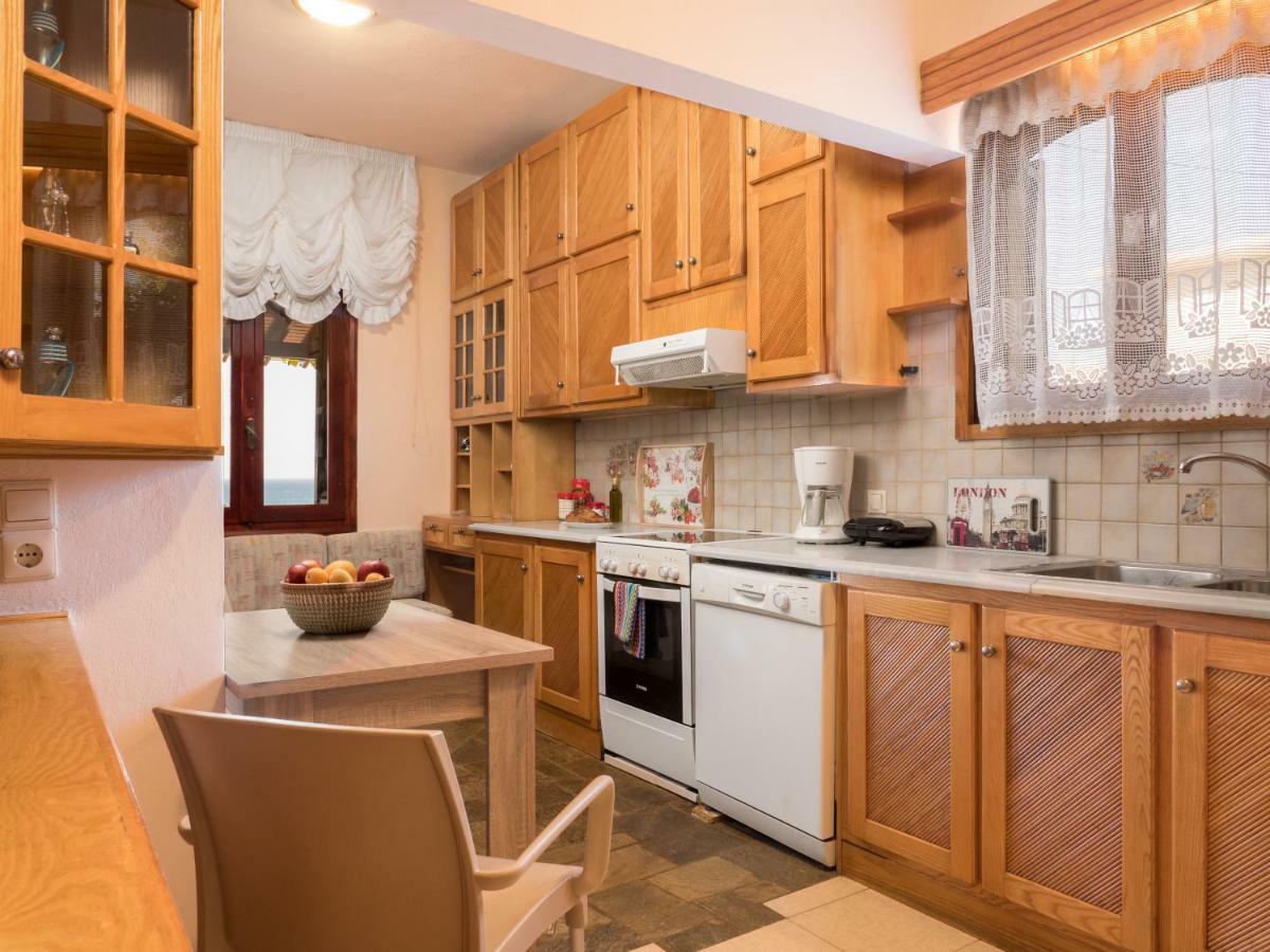 Romantic Corner Maisonette Houses スタロス エクステリア 写真