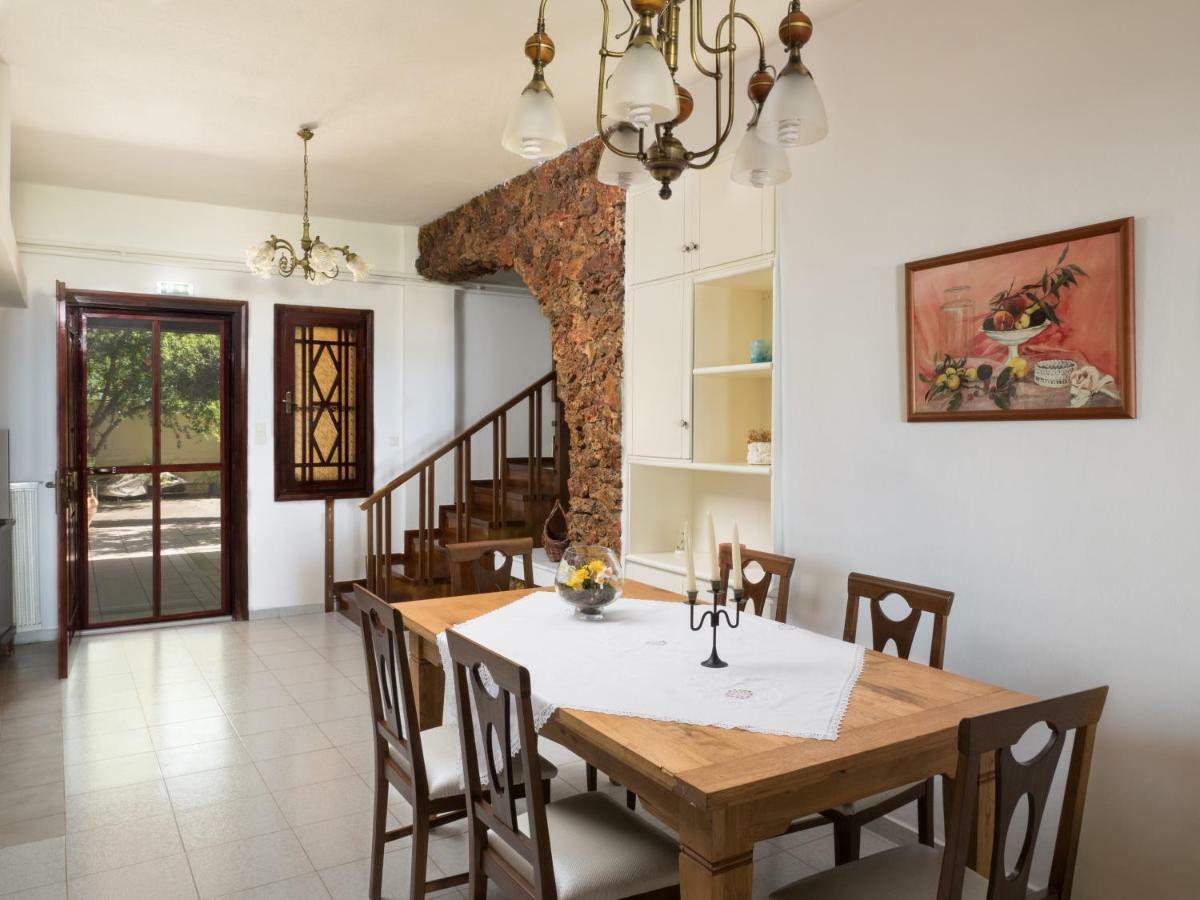 Romantic Corner Maisonette Houses スタロス エクステリア 写真
